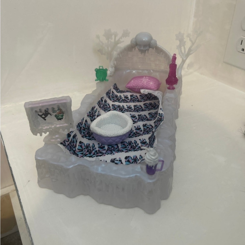 Abbey Bominable Bed Monster High